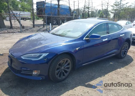 2020 Tesla Model S z USA, uszkodzony, nr VIN 5YJSA1E28LF379857